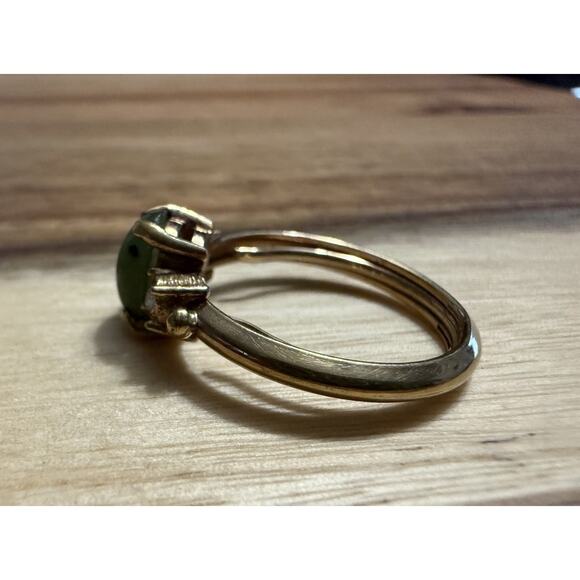 Vintage Avon Green Apple Jade & Rhinestone Gold Tone Ladies Adjustable Band Ring - Picture 3 of 10